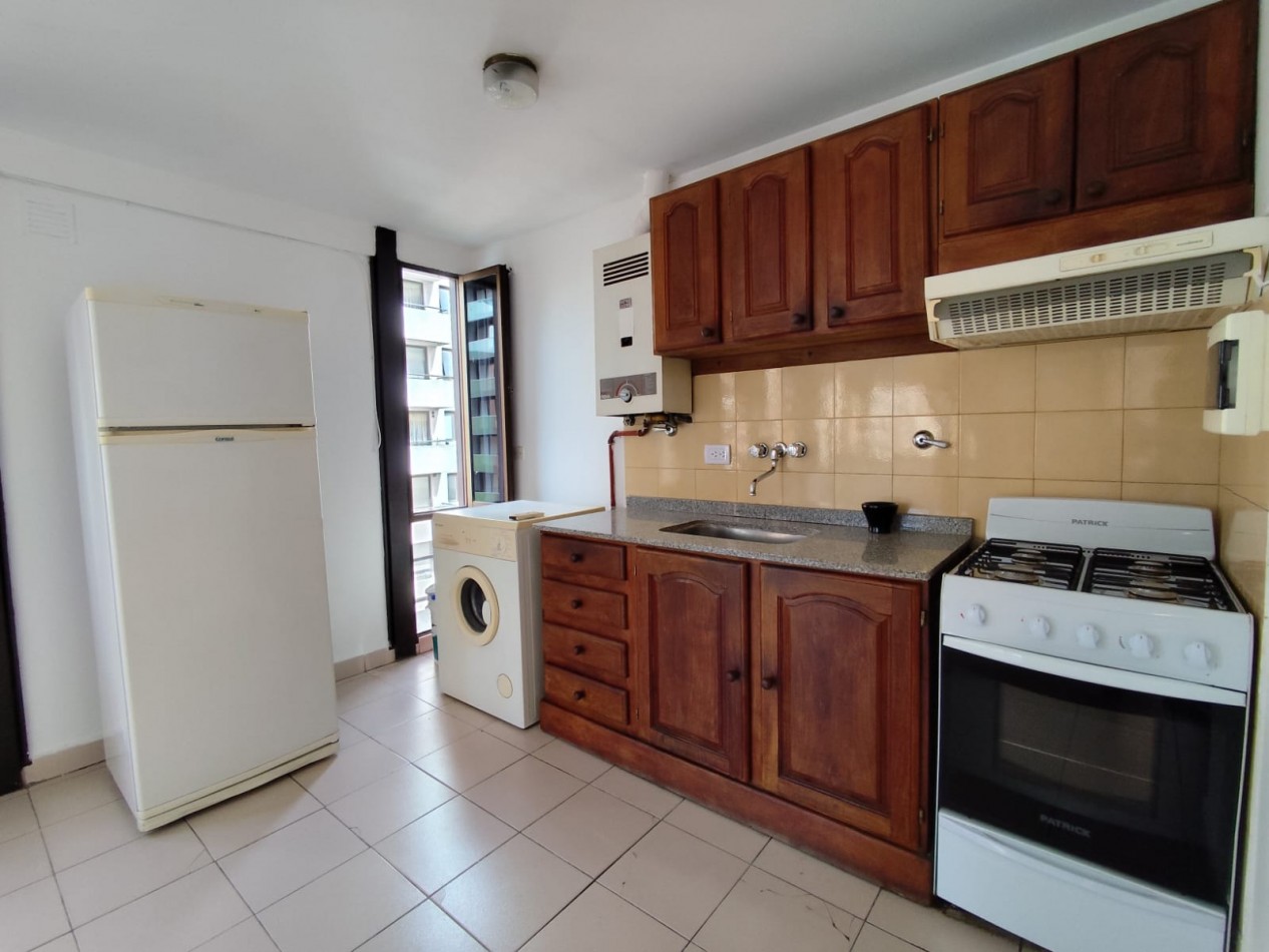UN DORMITORIO BALCARCE Y RONDEAU