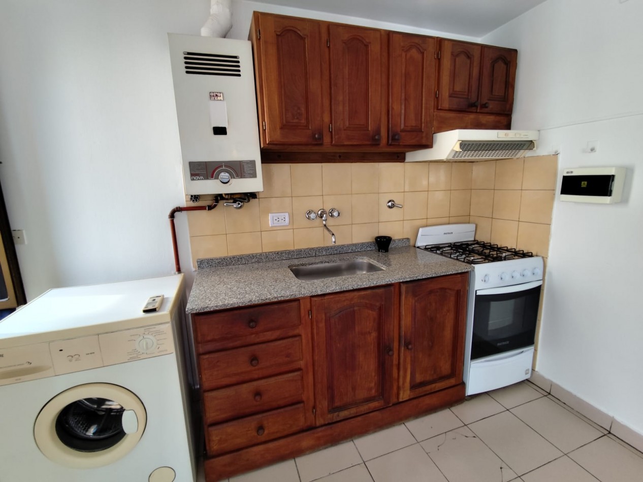 UN DORMITORIO BALCARCE Y RONDEAU