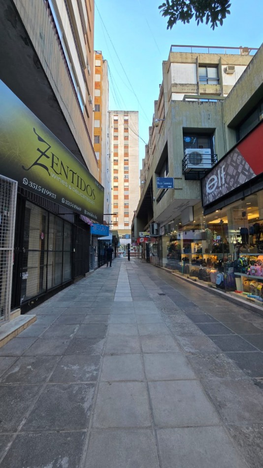 1 DORMITORIO EN PLENO CENTRO 