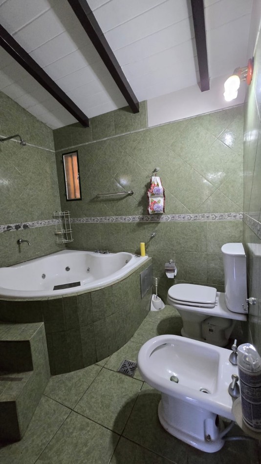 CASA DE ESTILO COLONIAL ESPAÑOL-MOLINARI