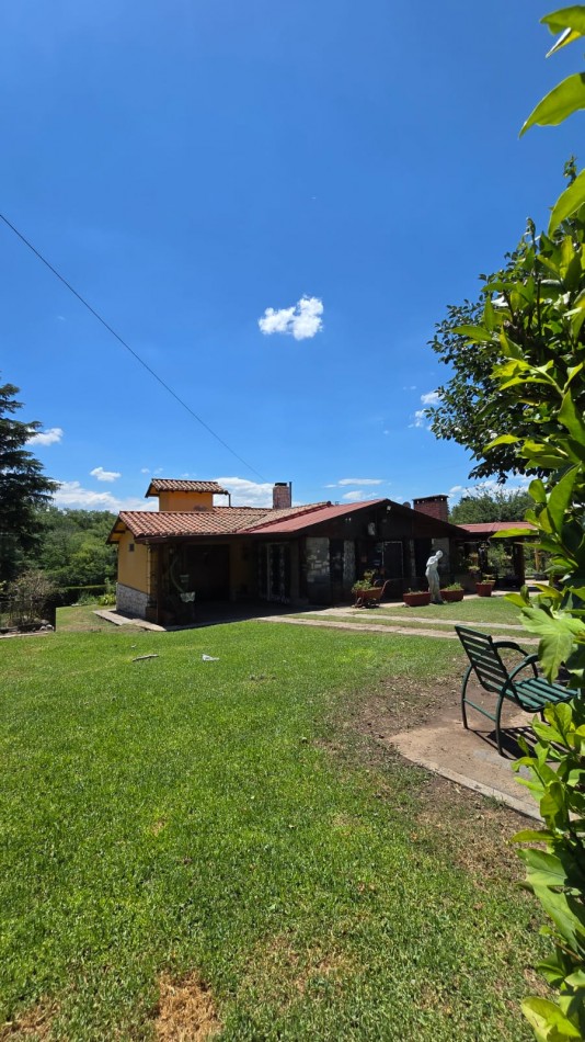 CASA DE ESTILO COLONIAL ESPAÑOL-MOLINARI