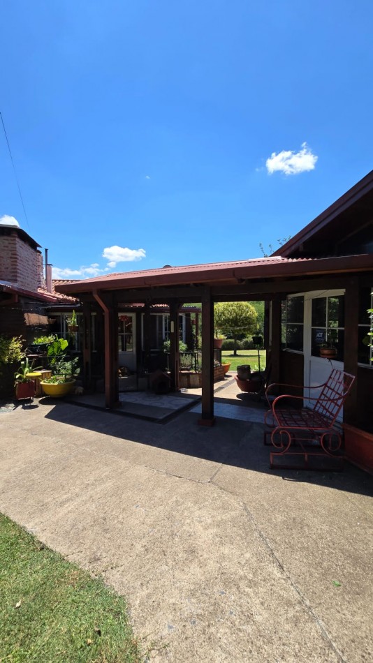 CASA DE ESTILO COLONIAL ESPAÑOL-MOLINARI