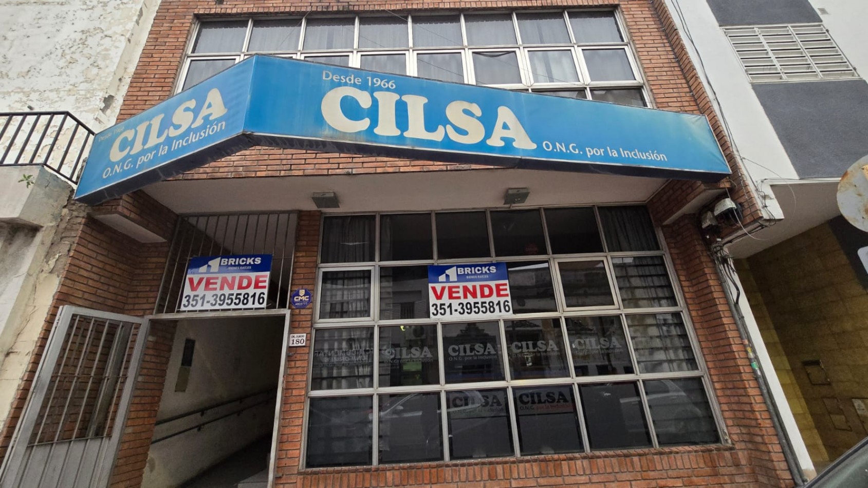 OFICINA B ALBERDI A METROS DE AV COLON