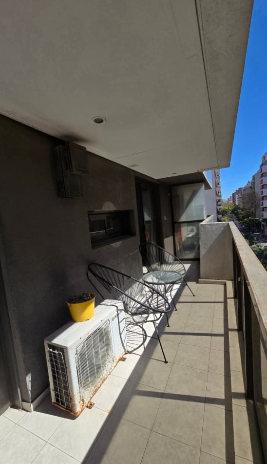 1 Dormitorio Av. Poeta Lugones Frente al Parque Sarmiento.