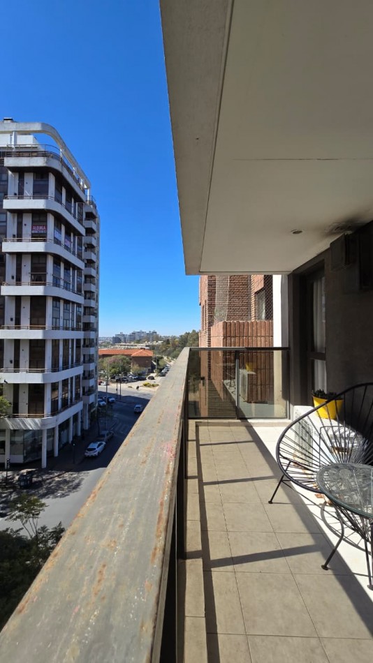 1 Dormitorio Av. Poeta Lugones Frente al Parque Sarmiento.