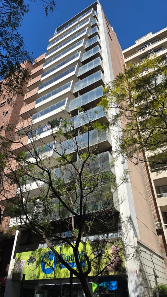 1 Dormitorio Av. Poeta Lugones Frente al Parque Sarmiento.
